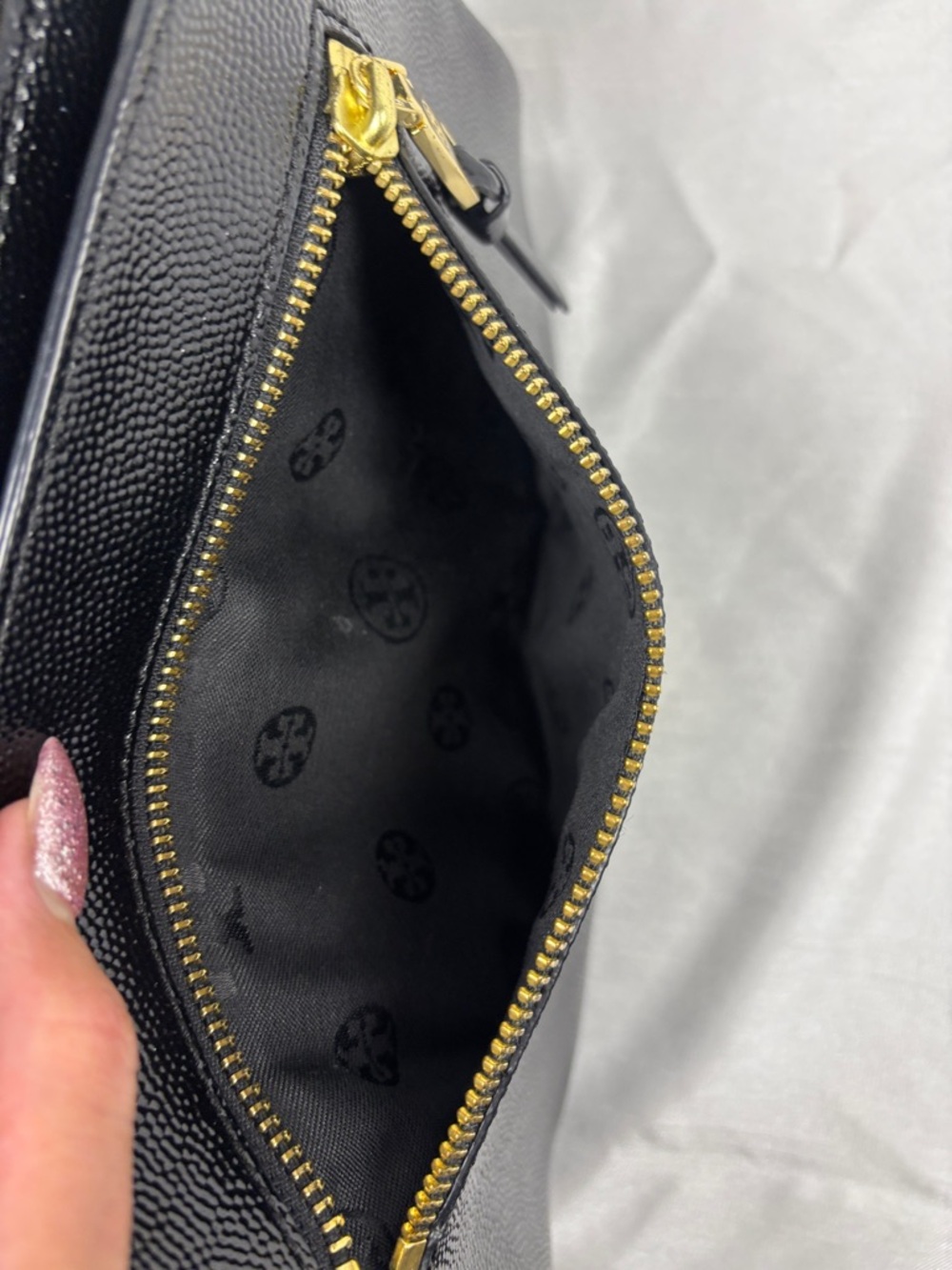 Tory Burch Black Leather w Shine Print Shoulder Bag with Gold Chain - Picture 7 of 14